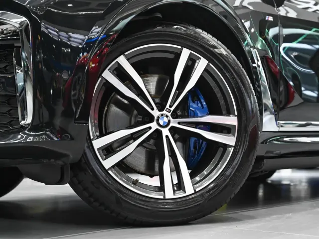 BMW X7 — Фото автомобиля 22