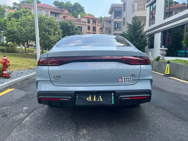 BYD Qin L — Фото автомобиля 8