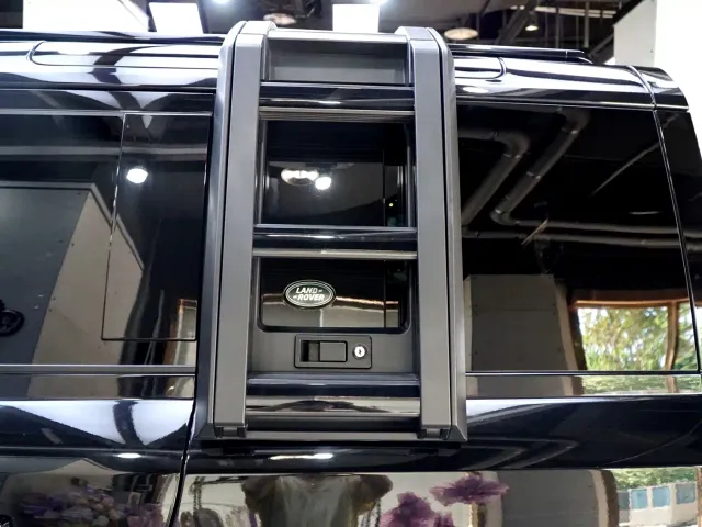 Land Rover Defender — Фото автомобиля 25
