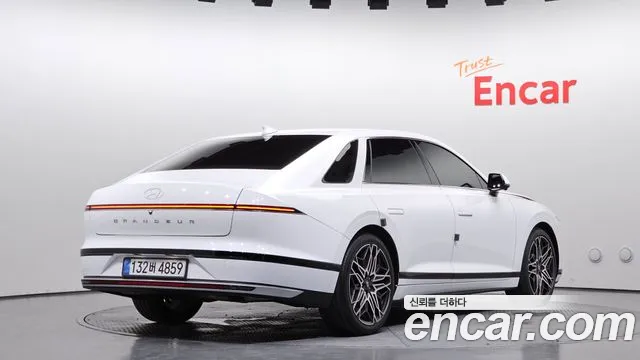 Hyundai Grandeur Grandeur (GN7) 2.5 Бензин 2WD — Фото автомобиля 2