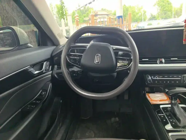 Bestune B70 — Фото автомобиля 11