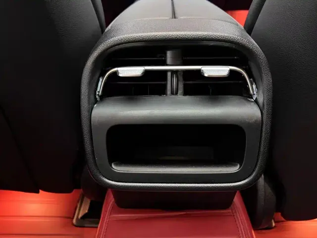 Mercedes-Benz E-Class — Фото автомобиля 16