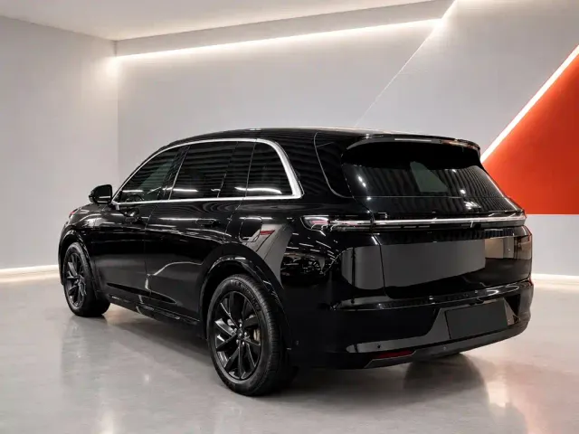 Li Auto L7 — Фото автомобиля 4