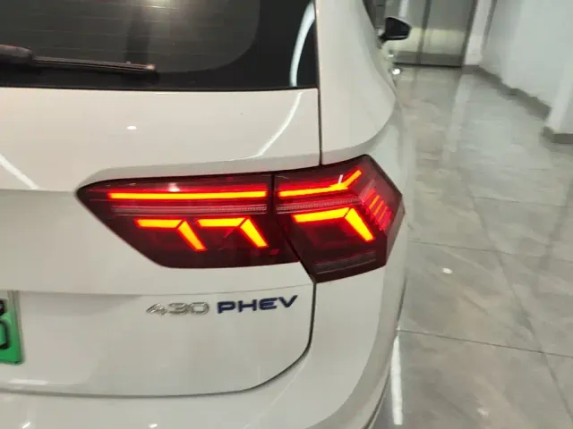 Volkswagen Tiguan L PHEV — Фото автомобиля 23