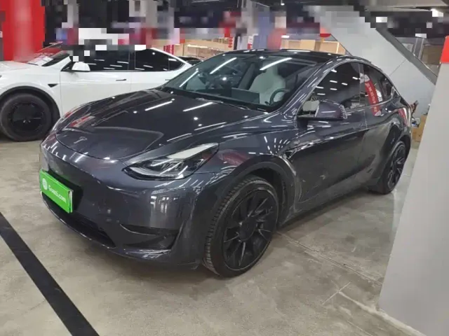 Фотография автомобиля — Tesla Model Y