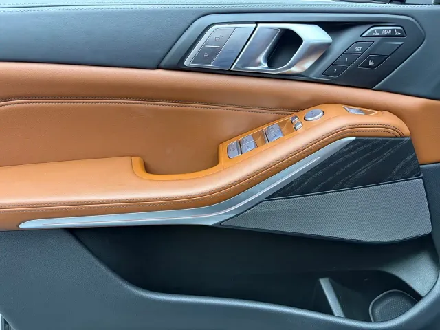 BMW X7 — Фото автомобиля 8