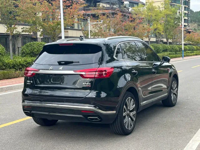 Hongqi HS5 — Фото автомобиля 9