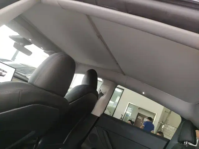Tesla Model Y — Фото автомобиля 17