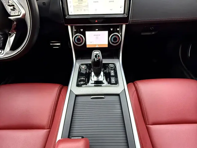 Jaguar XEL — Фото автомобиля 11