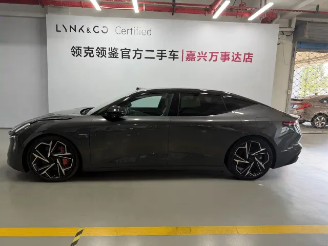 Lynk & Co Z10 — Фото автомобиля 2
