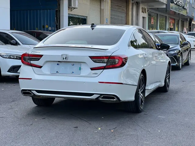 Honda Accord — Фото автомобиля 9