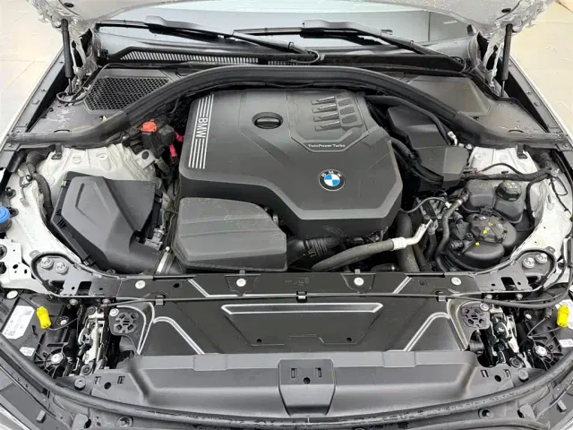 BMW 3 Series — Фото автомобиля 16