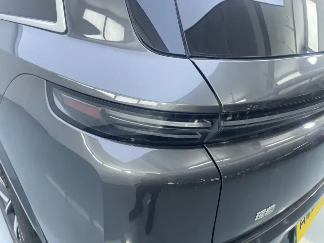 Li Auto L8 — Фото автомобиля 14