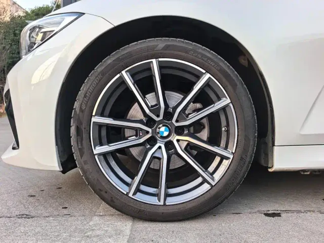 BMW 3 Series — Фото автомобиля 16