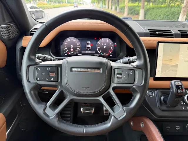 Land Rover Defender — Фото автомобиля 17