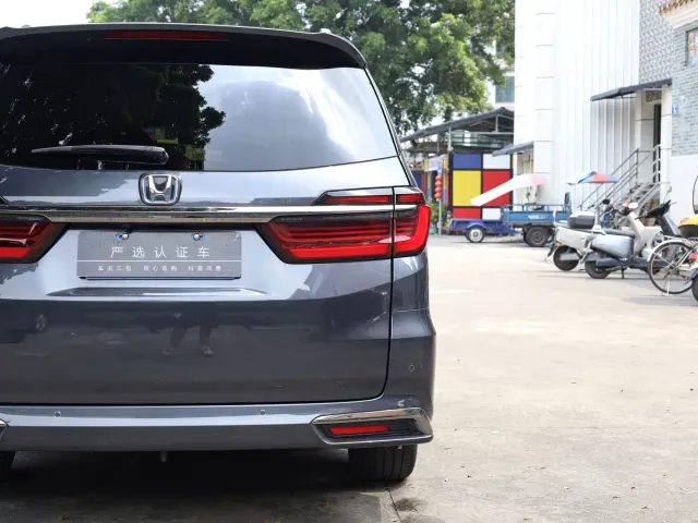 Honda Odyssey 2022 2.0L e:HEV Sharp Supreme Edition — Фото автомобиля 20