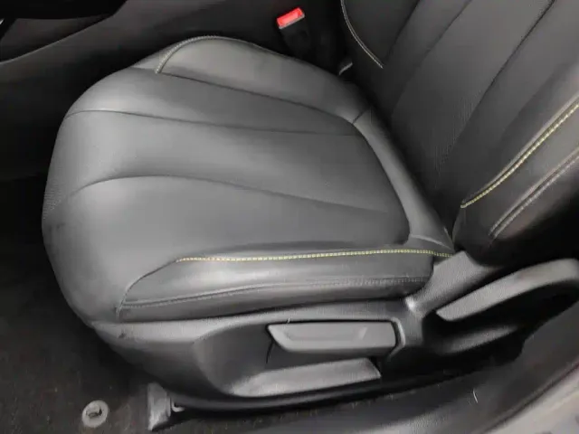 Roewe i5 — Фото автомобиля 20
