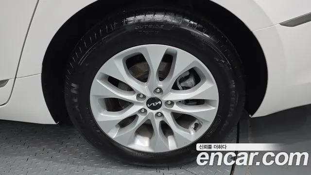 Kia K8 2.5 Бензин 2WD — Фото автомобиля 20
