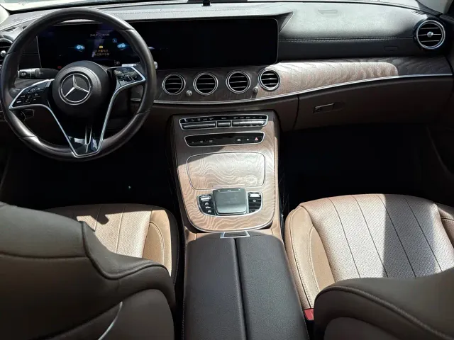 Mercedes-Benz E-Class — Фото автомобиля 12