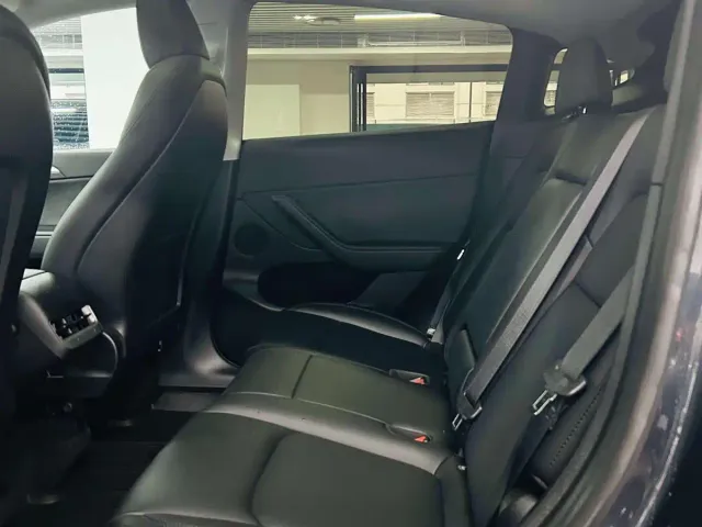Tesla Model Y — Фото автомобиля 9