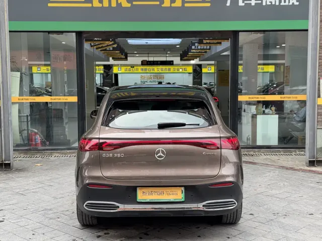 Mercedes-Benz EQE SUV — Фото автомобиля 5