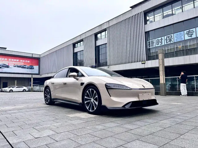 Luxeed S7 — Фото автомобиля 5