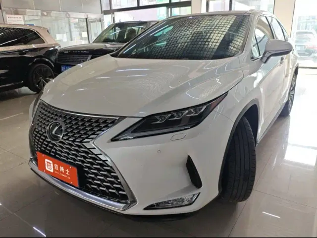 Фотография автомобиля — Lexus RX