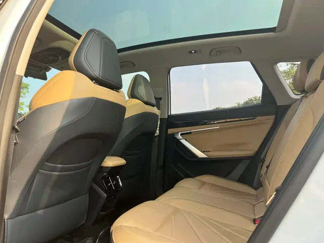 Geely Boyue L — Фото автомобиля 5