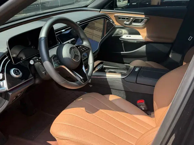 Mercedes-Benz E-Class — Фото автомобиля 6