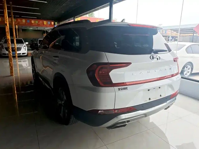 Hyundai Santa Fe — Фото автомобиля 4