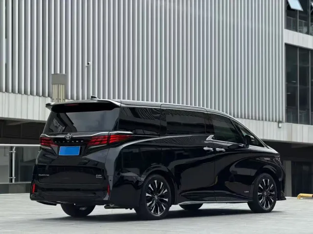 Toyota Alphard — Фото автомобиля 8