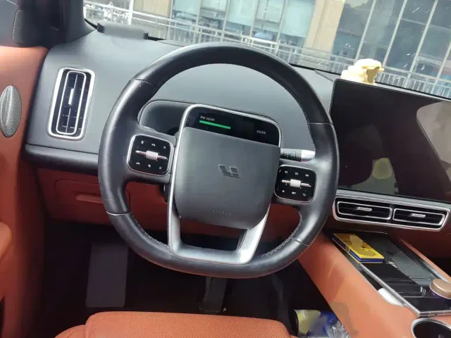 Li Auto L9 — Фото автомобиля 2