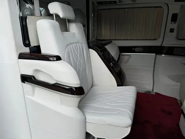 Mercedes-Benz V-Class — Фото автомобиля 12
