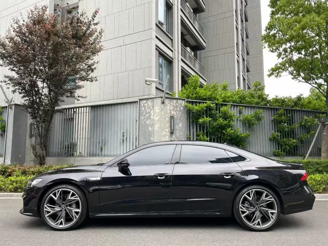 Audi A7L — Фото автомобиля 5