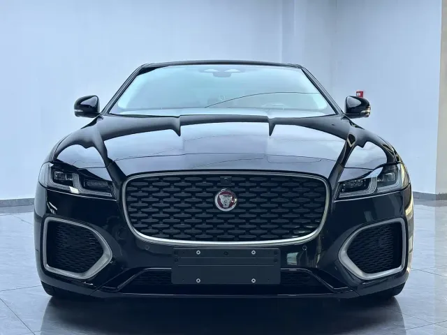 Jaguar XFL — Фото автомобиля 3