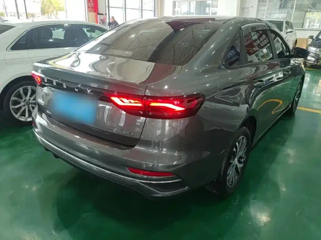 Geely Emgrand — Фото автомобиля 6