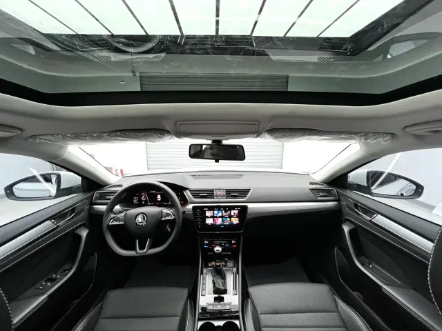 Skoda Superb — Фото автомобиля 12
