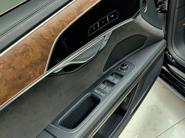 Audi A8 — Фото автомобиля 17