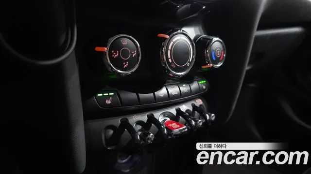 Mini Cooper Cooper 5 дверей Classic — Фото автомобиля 17