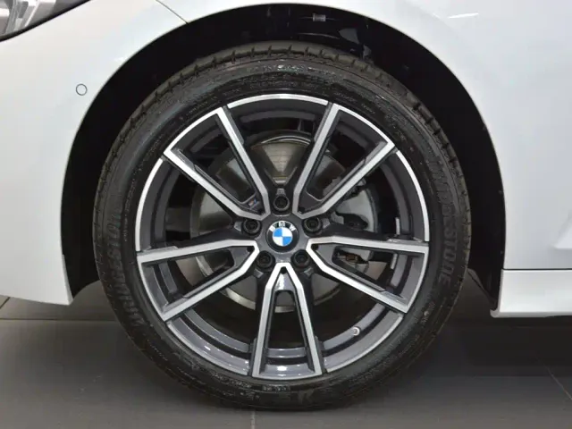 BMW 3 Series — Фото автомобиля 15