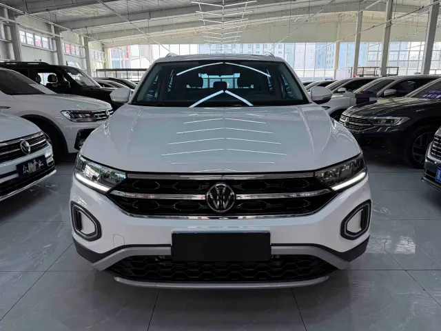 Volkswagen T-Roc — Фото автомобиля 2