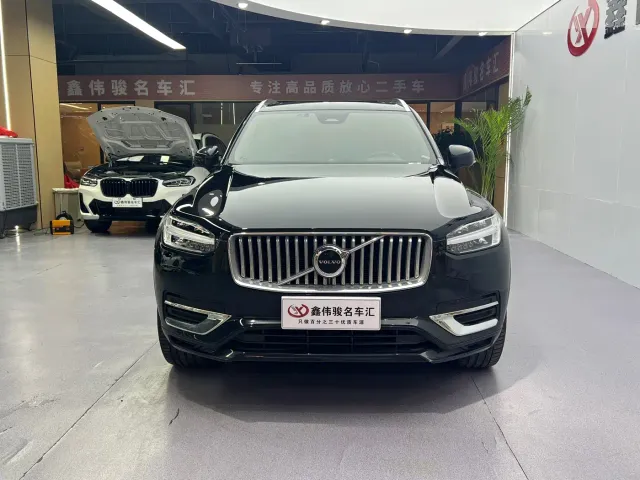 Volvo XC90 — Фото автомобиля 3
