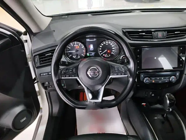 Nissan X-Trail — Фото автомобиля 10