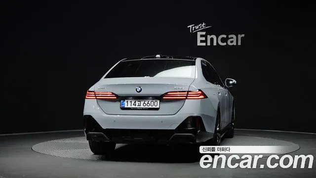 BMW 5-Series 5 серия (G60) 530i xDrive M Sport — Фото автомобиля 4