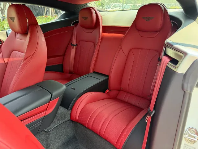 Bentley Continental — Фото автомобиля 9