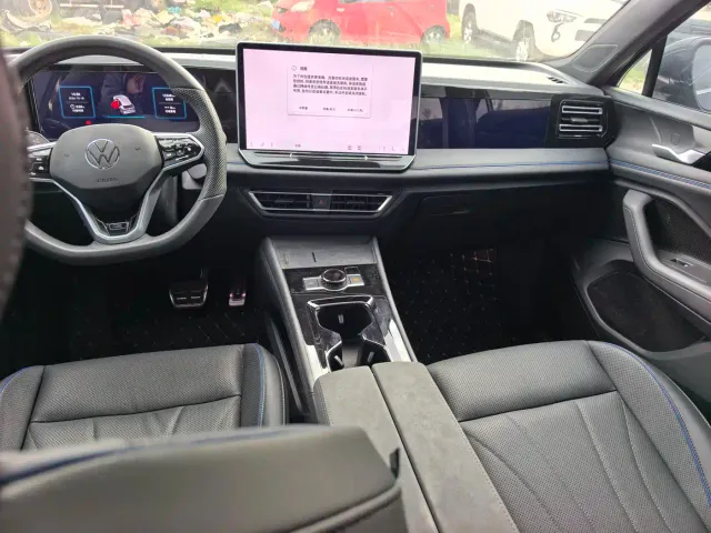 Volkswagen Tiguan L — Фото автомобиля 6