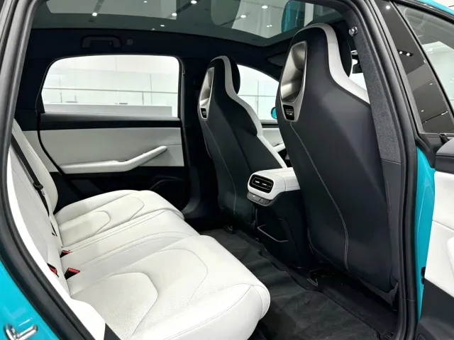 Xiaomi SU7 — Фото автомобиля 7