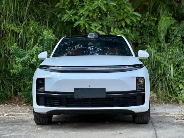 Li Auto L7 — Фото автомобиля 2