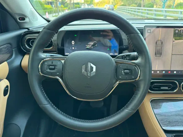 Leapmotor C11 — Фото автомобиля 19