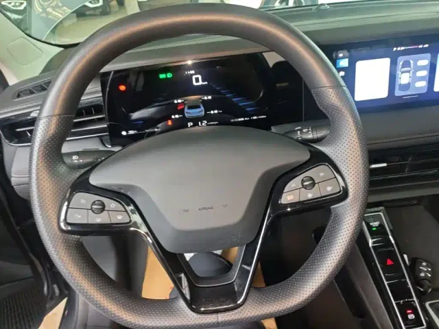 Roewe i5 — Фото автомобиля 10